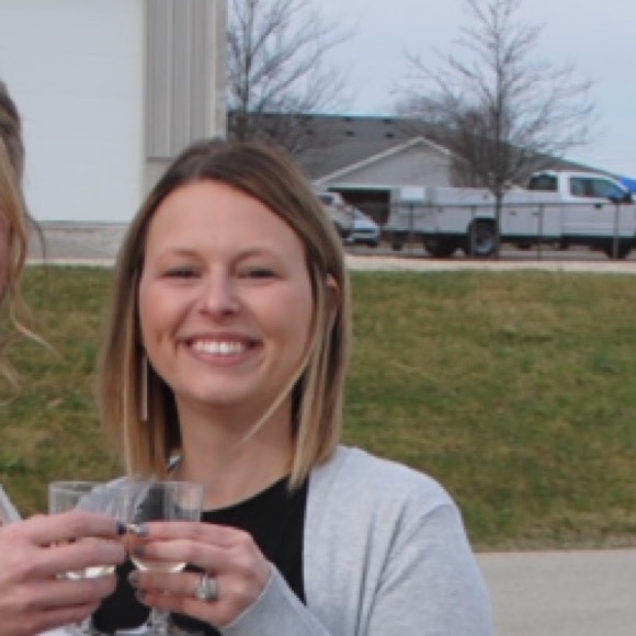 Meet your Posher, Breeanna - Picture 1 of 1